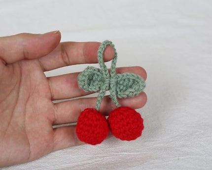Porte-clés cerises crochetées – Breloque fruit décorative en fil doux avec boucle dorée